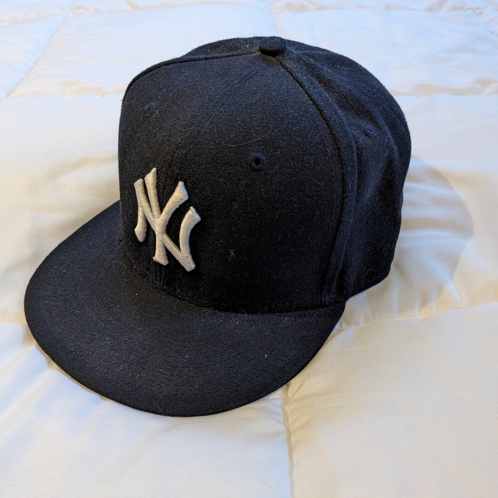 New York Yankees on field New Era Cap